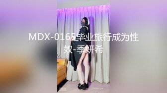 婚纱美眉吃鸡啪啪 前女友穿着婚纱来打最后一炮 必须内射她